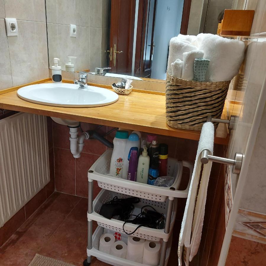 Soleado Piso Con Garaje Y Piscina A 8' Centro Lejlighed Castro Urdiales Eksteriør billede