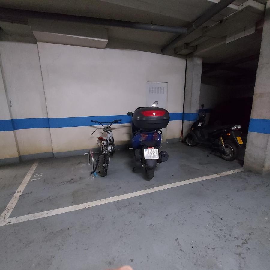 Soleado Piso Con Garaje Y Piscina A 8' Centro Lejlighed Castro Urdiales Eksteriør billede
